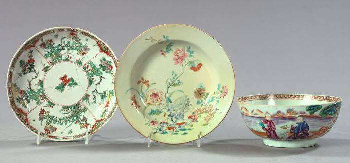 Appraisal: Group of Three Chinese Export Porcelain Bowls consisting of a