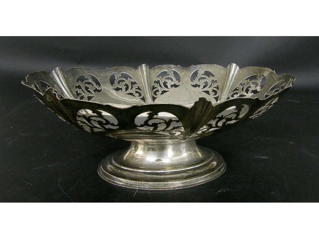 Appraisal: George V silver pedestal fruit bowl pierced with scrolling teardrop