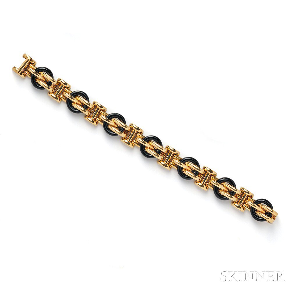 Appraisal: kt Gold and Onyx Bracelet Italy the fancy-link bracelet with