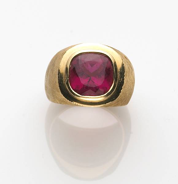 Appraisal: A pink tourmaline and k gold ring estimated pink tourmaline