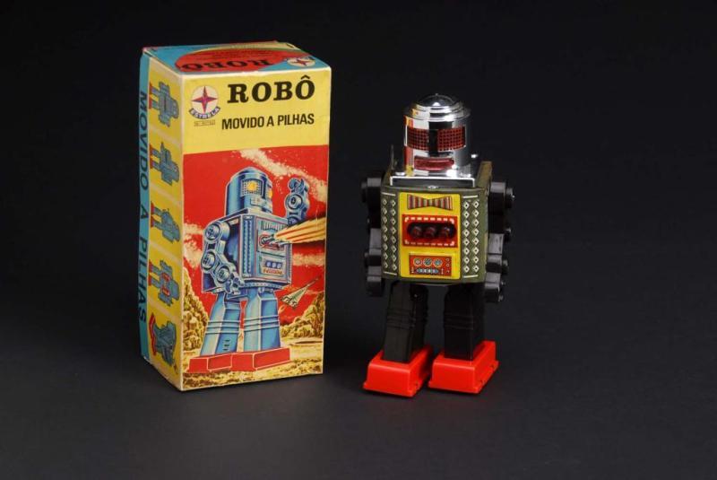 Appraisal: Plastic Tin Robo Description Brazilian Made by Estrela Working When