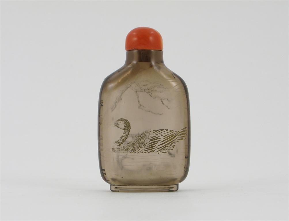 Appraisal: A Chinese smoky crystal snuff bottle