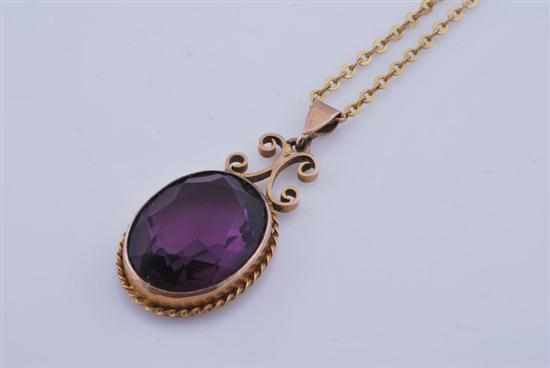 Appraisal: AN AMETHYST SET PENDANT TESTED CT GOLD TO A ROLLED