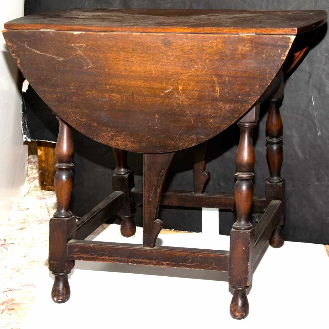 Appraisal: William and Mary Style Oak Drop-Leaf Table Height inches width