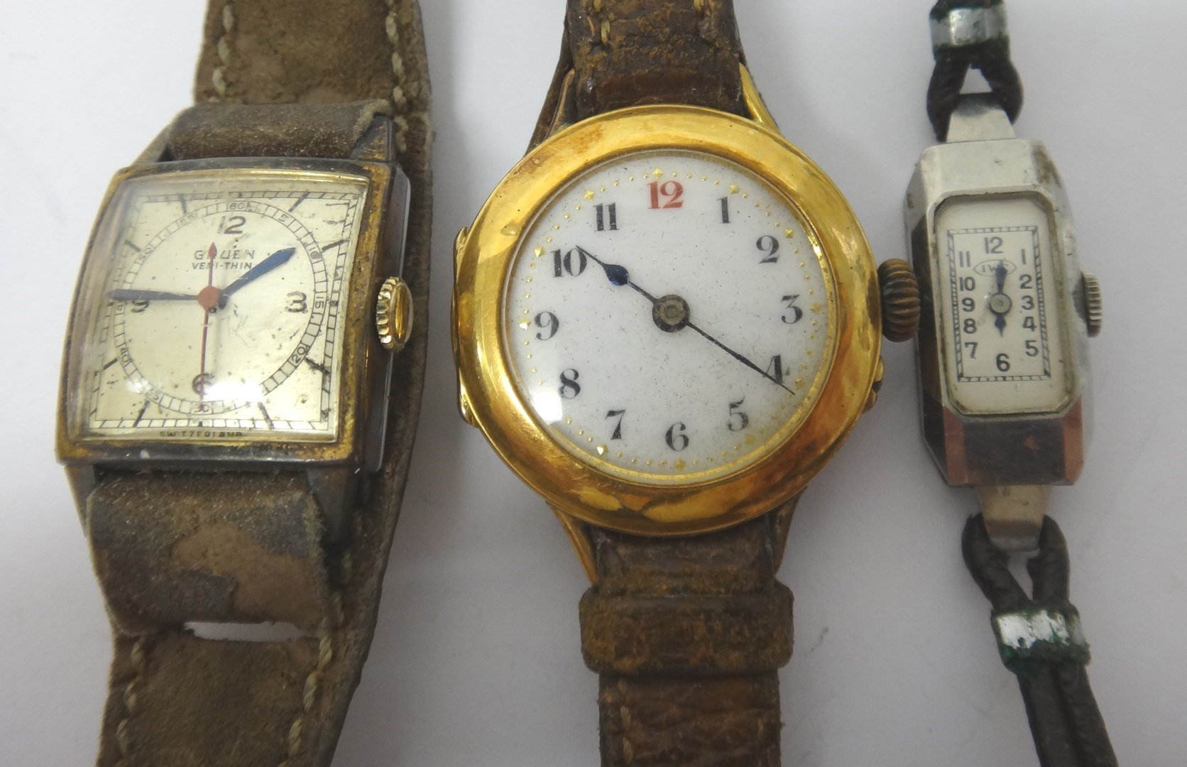 Appraisal: A ladies gold circular cased wristwatch the enamelled dial with