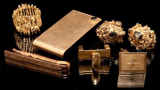 Appraisal: Assortment of gentleman's K gold jewelry and accessories grams