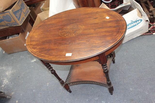 Appraisal: A VICTORIAN ROSEWOOD CENTRE TABLE the oval top with boxwood