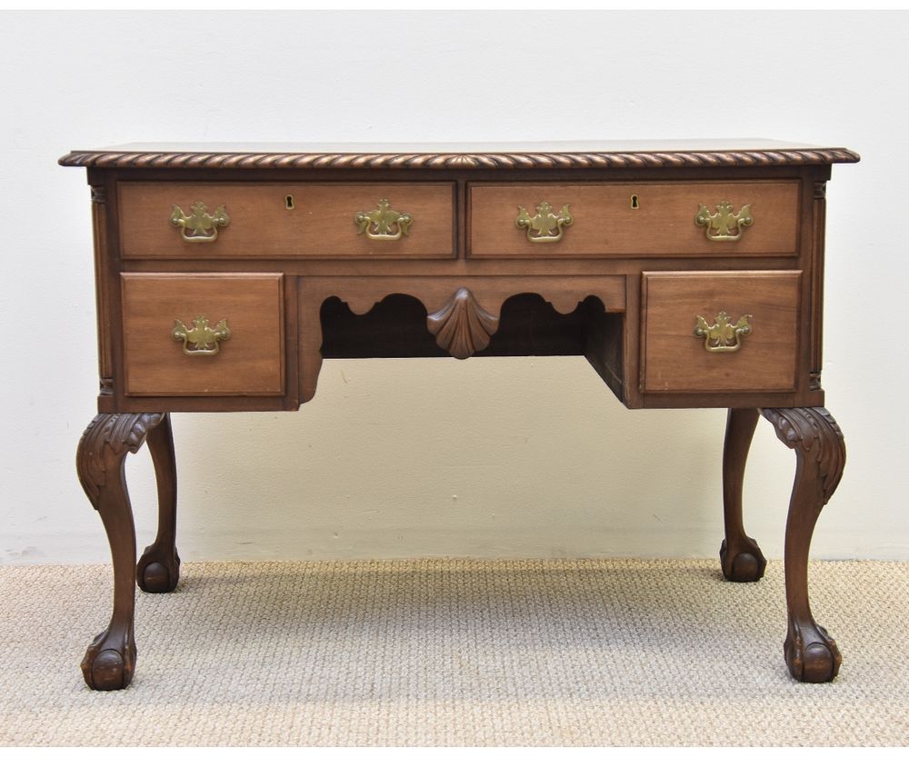 Appraisal: Feldenkris Chippendale Style Desk Feldenkris Chippendale style mahogany desk h