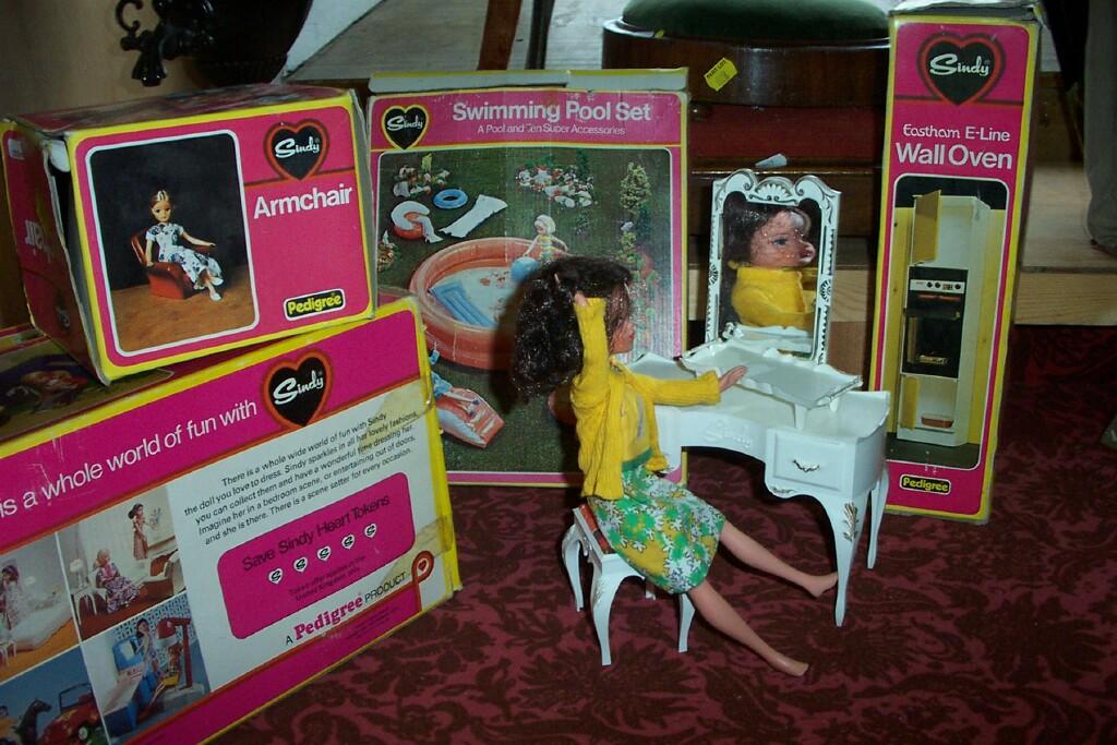 Appraisal: A collection of 's Sindy items including a Sindy doll