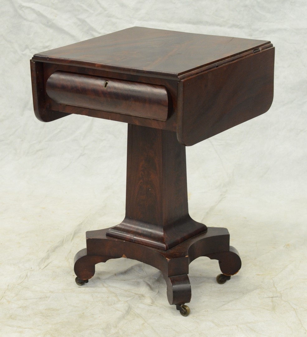 Appraisal: Mahogany Federal drop leaf one-drawer work table square column base