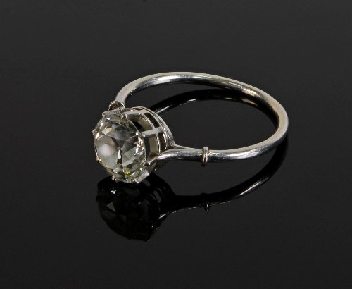 Appraisal: A diamond solitaire ring the brilliant cut diamond in a