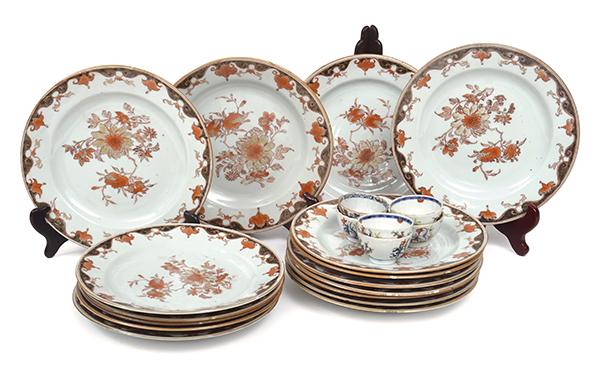 Appraisal: A COLLECTION OF IMARI PORCELAIN comprising three large dishes fifteen