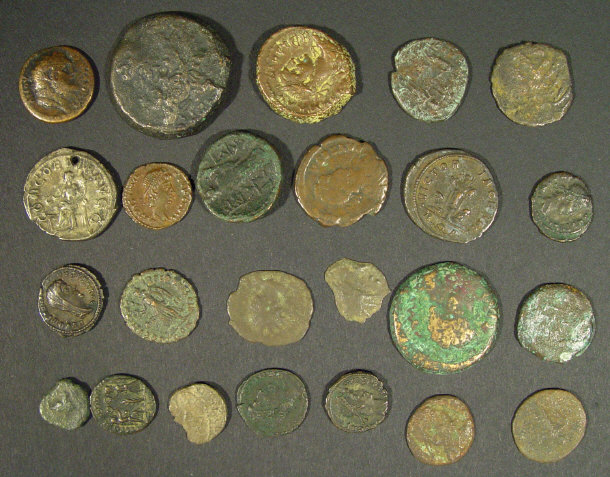 Appraisal: Small selection of ancient coinage including some Roman