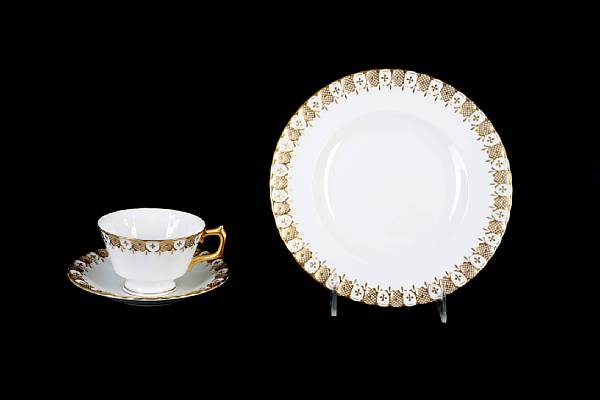 Appraisal: A Royal Crown Derby porcelain part dinner service comprising twenty-four