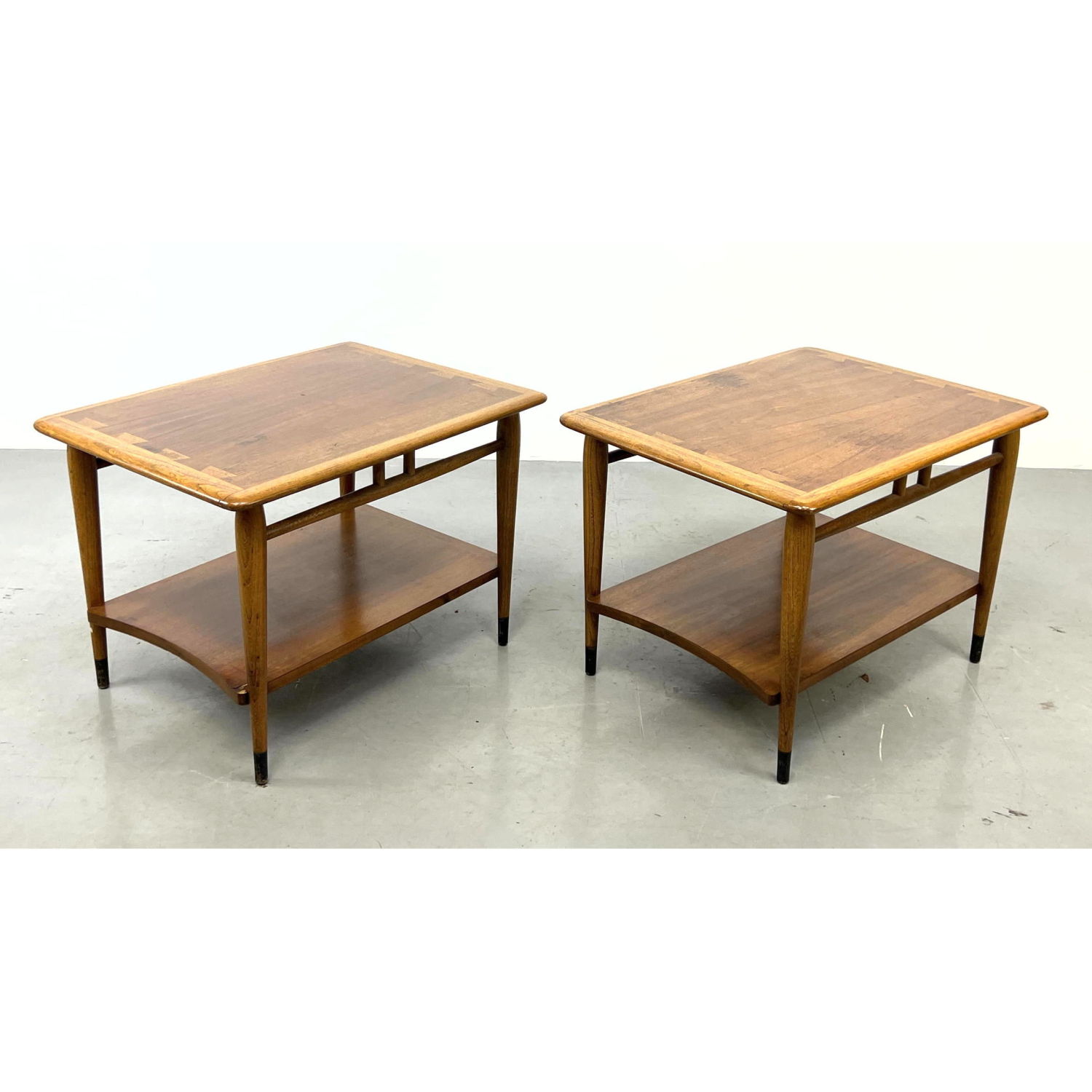 Appraisal: Pair LANE acclaim end tables American Modern Dimensions H inches