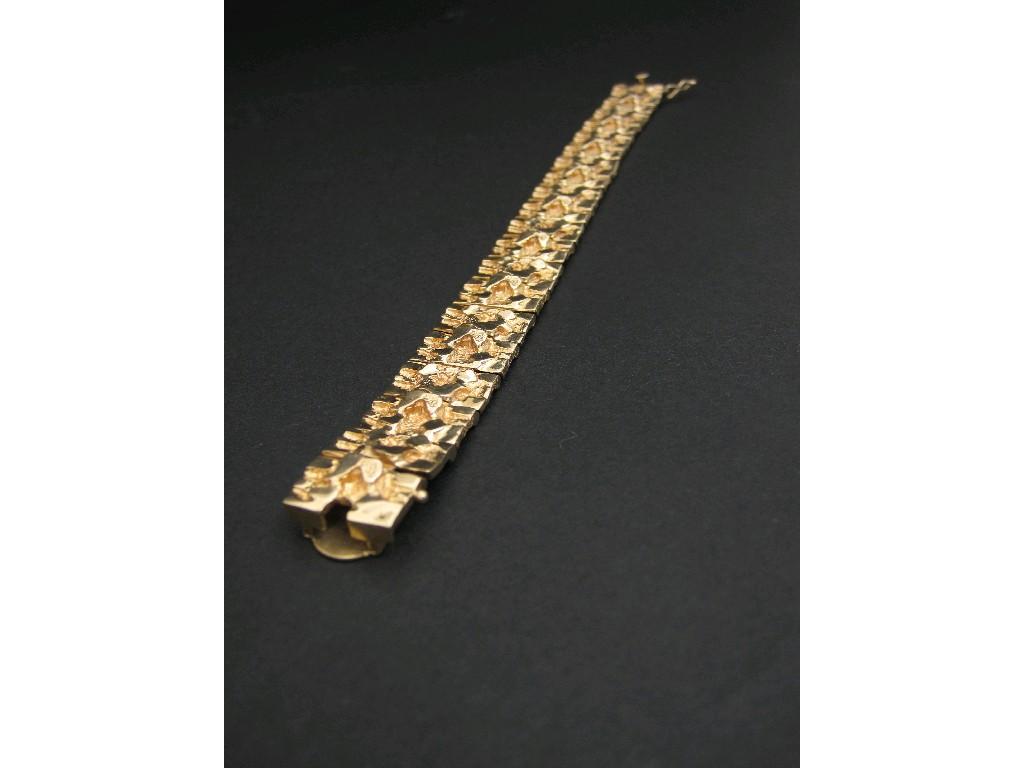 Appraisal: An American gold textured link Bracelet stamped K approx gms