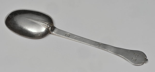 Appraisal: A WILLIAM III SILVER TREFID SPOON long London by George