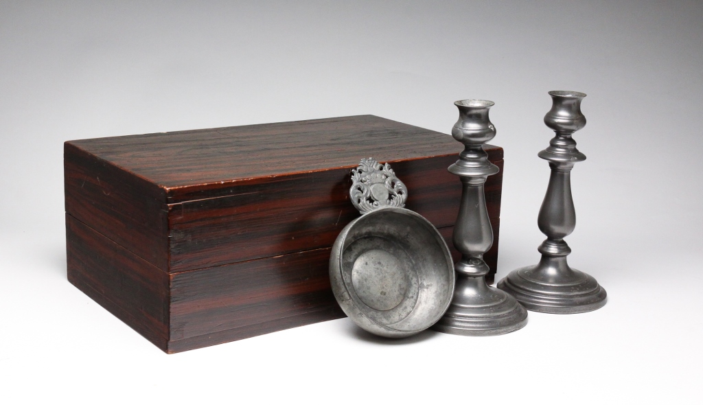 Appraisal: Nineteenth century Dovetailed pine box with original red and black