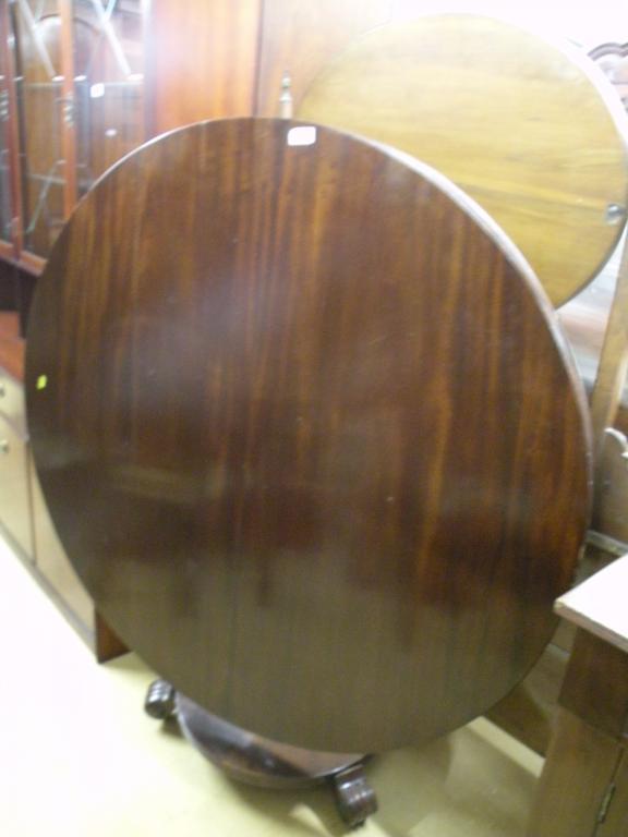 Appraisal: A William IV mahogany circular breakfast table on an octagonal