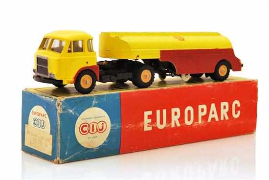 Appraisal: CIJ FRANCE EUROPARC RENAULT PETROL TANKER 'SHELL' YELLOW AND RED