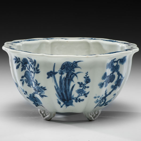 Appraisal: Chinese Qing dynasty Qianlong period A footed jardiniere with a