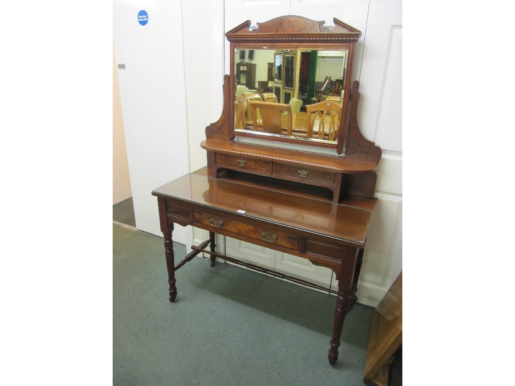 Appraisal: Victorian walnut dressing table