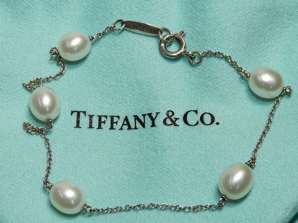 Appraisal: Tiffany Co Elsa Peretti Pearl Silver Bracelet Tiffany Co United