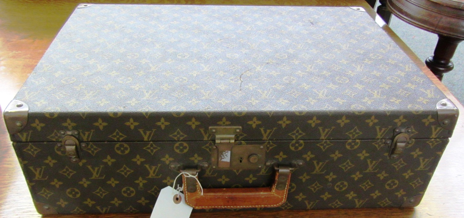 Appraisal: A Louis Vuitton 'Bisten' suitcase th century in monogram canvas