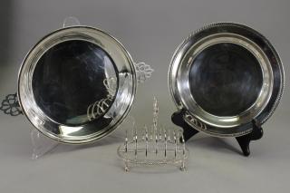 Appraisal: Silverplate Articles Silverplate Articles Two serving dishes and one napkin