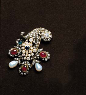 Appraisal: GOLD AND MULTI-GEMSTONE BROOCH Very attractive and quite elaborately detailed