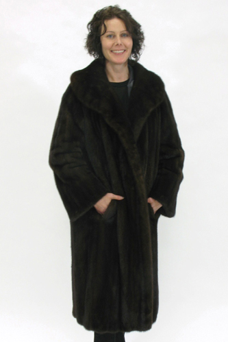 Appraisal: A LADY'S FULL LENGTH MINK COAT dark brown fur fully