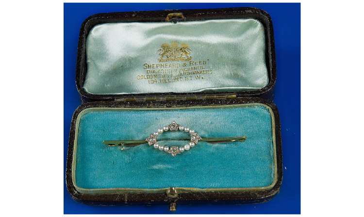 Appraisal: ct Gold And Platinum Bar Brooch With Central Oval Mount