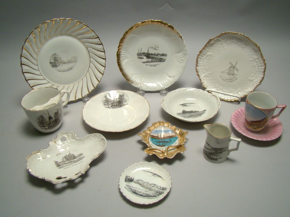 Appraisal: TWELVE PIECES OF CAPE COD SOUVENIR CHINA Early th CenturyThe