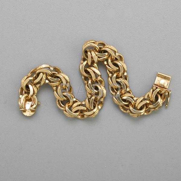 Appraisal: K YELLOW GOLD FANCY CURB LINK BRACELET Condition Report