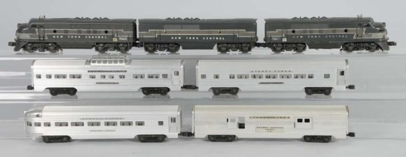 Appraisal: Lionel O-Gauge New York Central Passenger Set Description Post-war Includes