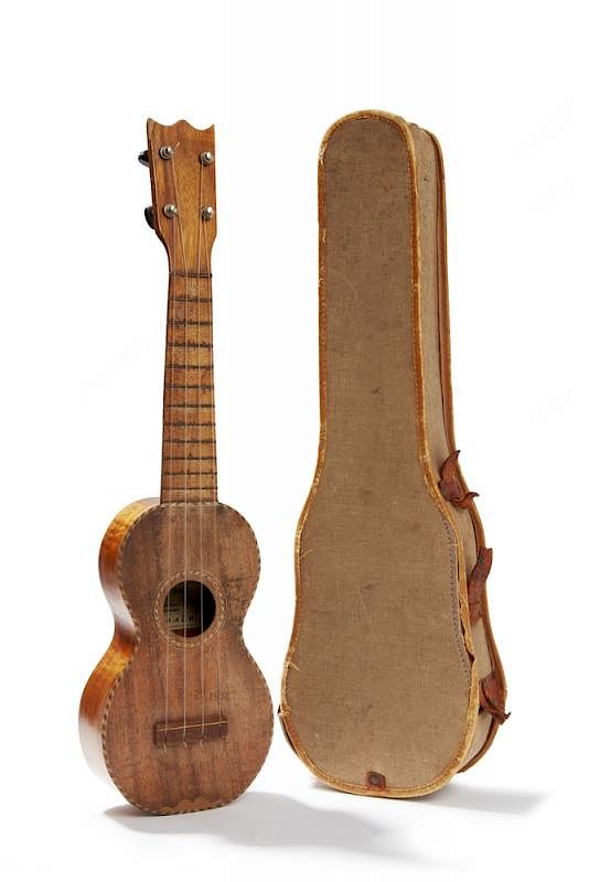 Appraisal: Bergstrom Ukulele Cased Bergstom ukulele with decorative inlay banding Bears