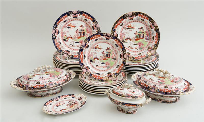 Appraisal: REAL IRONSTONE CHINA -PIECE DINNER SERVICE IN THE FAMILLE ROSE