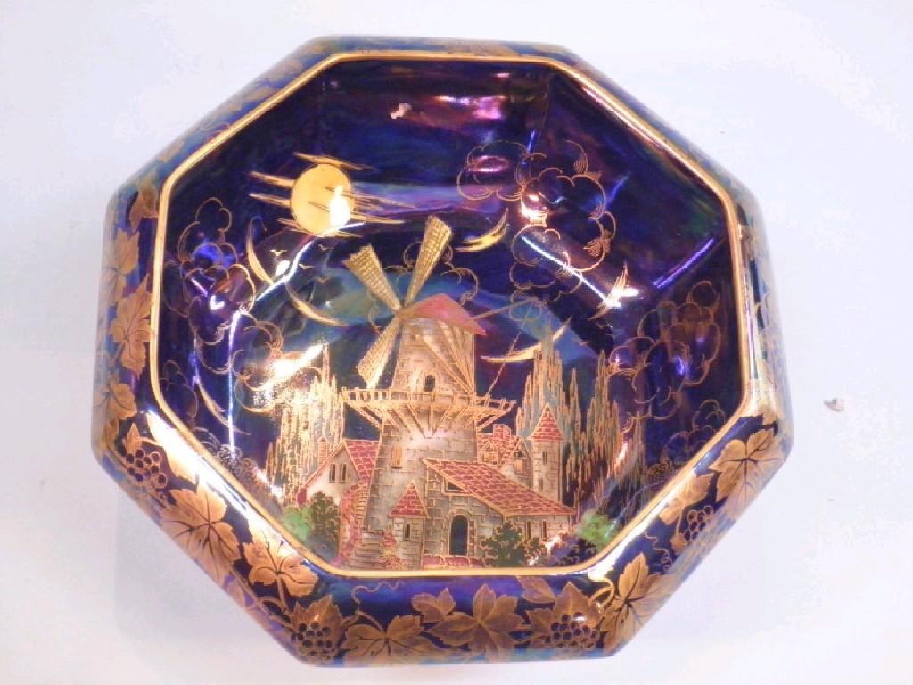 Appraisal: A Maling pottery lustre octagonal bowl the interior decorated with