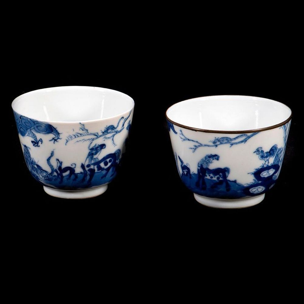 Appraisal: Pair of th Century Chinese Blue White Porcelain Tea Cups