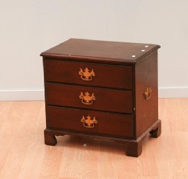 Appraisal: A George III style mahogany bedside chest of drawers x