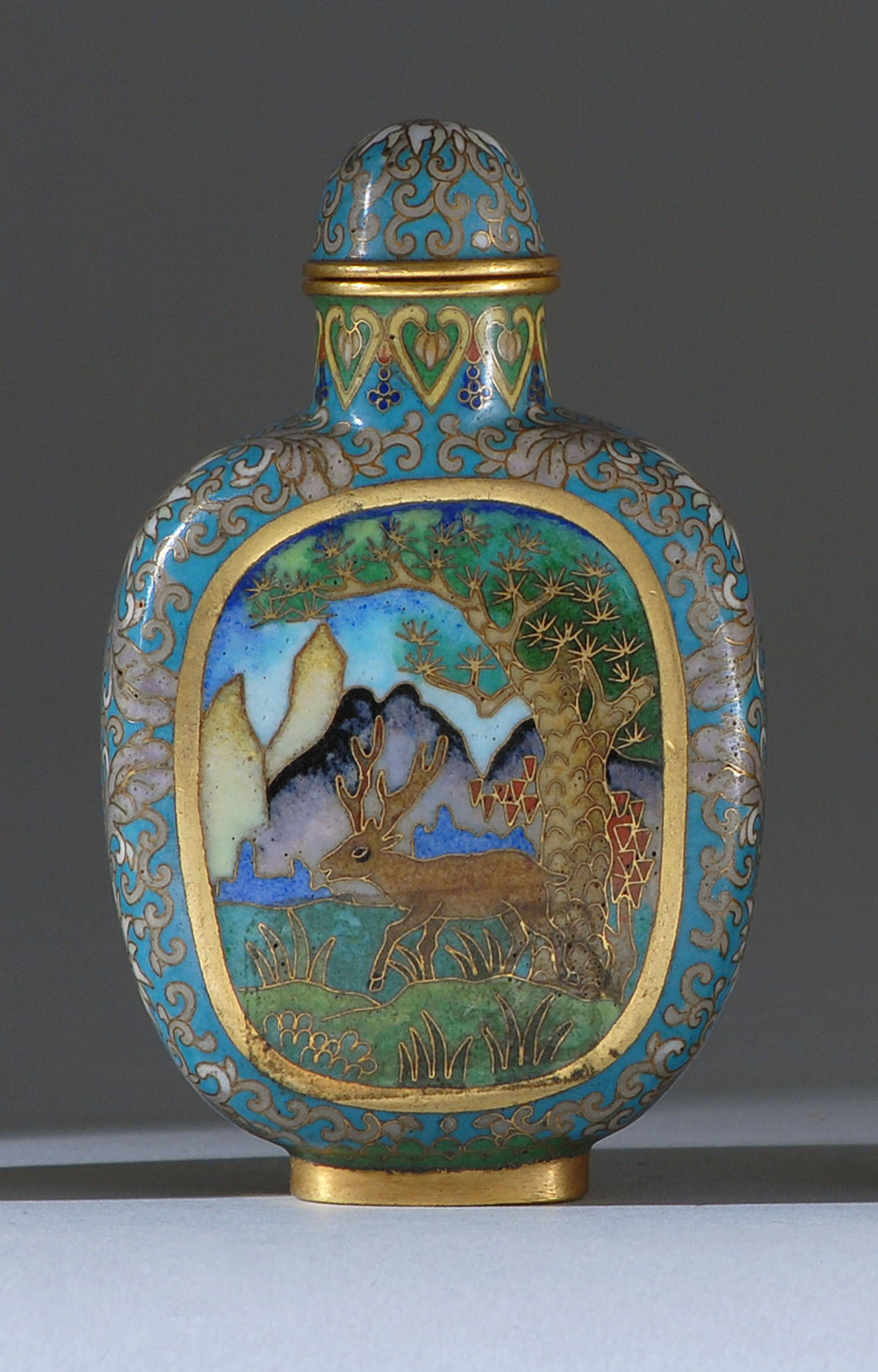 Appraisal: CLOISONN ENAMEL SNUFF BOTTLE Early th CenturyIn spade shape with