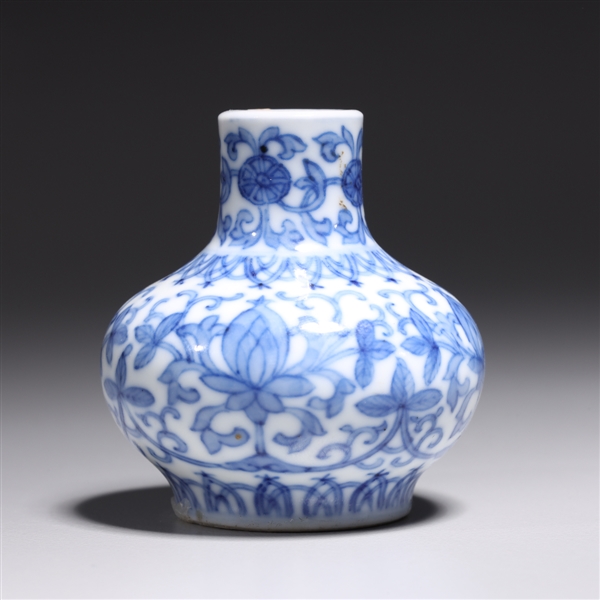 Appraisal: Antique Chinese blue and white porcelain snuff bottle in the