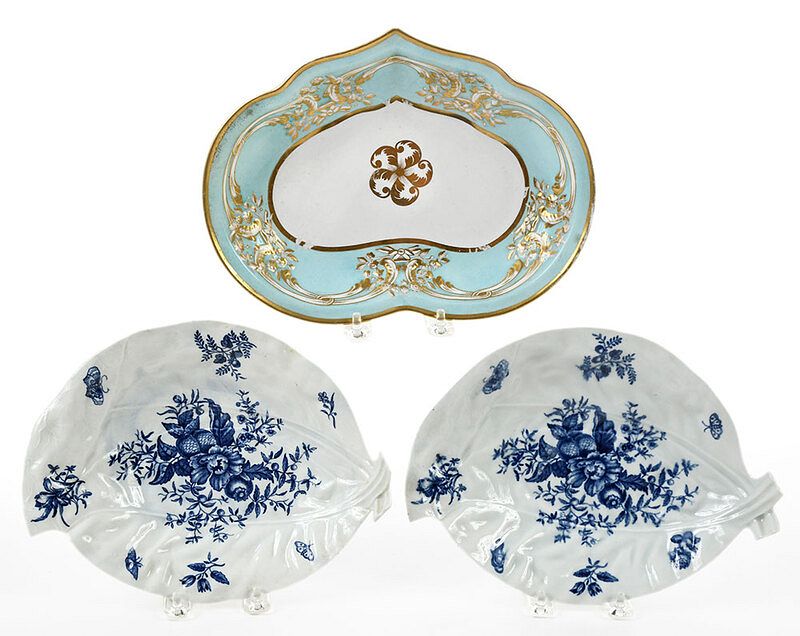 Appraisal: Two Blue and White Worcester Dishes Derby Dish British late