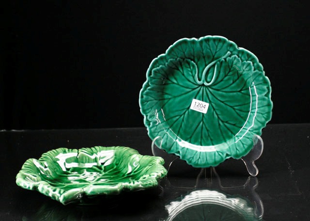 Appraisal: A set of four Haf leaf pattern plates together with