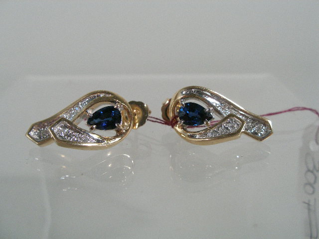 Appraisal: Ladies Earrings K oval cut sapphires encircled by gold panel