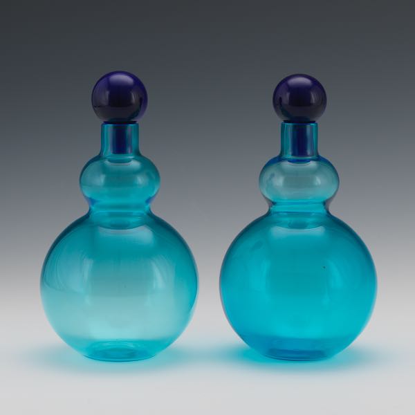 Appraisal: A PAIR OF SALVIATI GLASS DECANTERS x Elegant double gourd