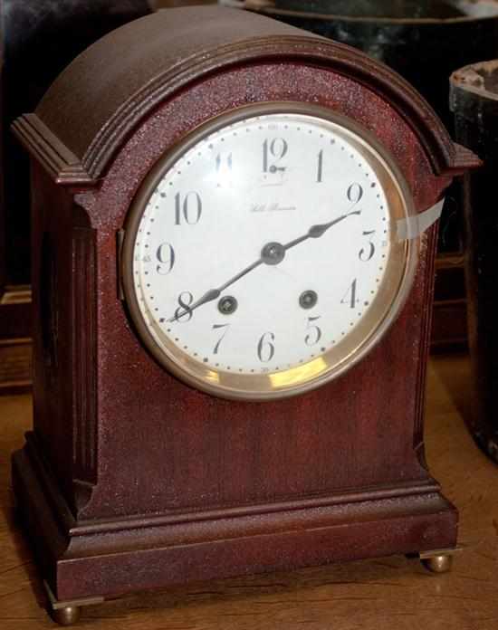 Appraisal: Seth Thomas mahogany mantel clock Estimate - All property is