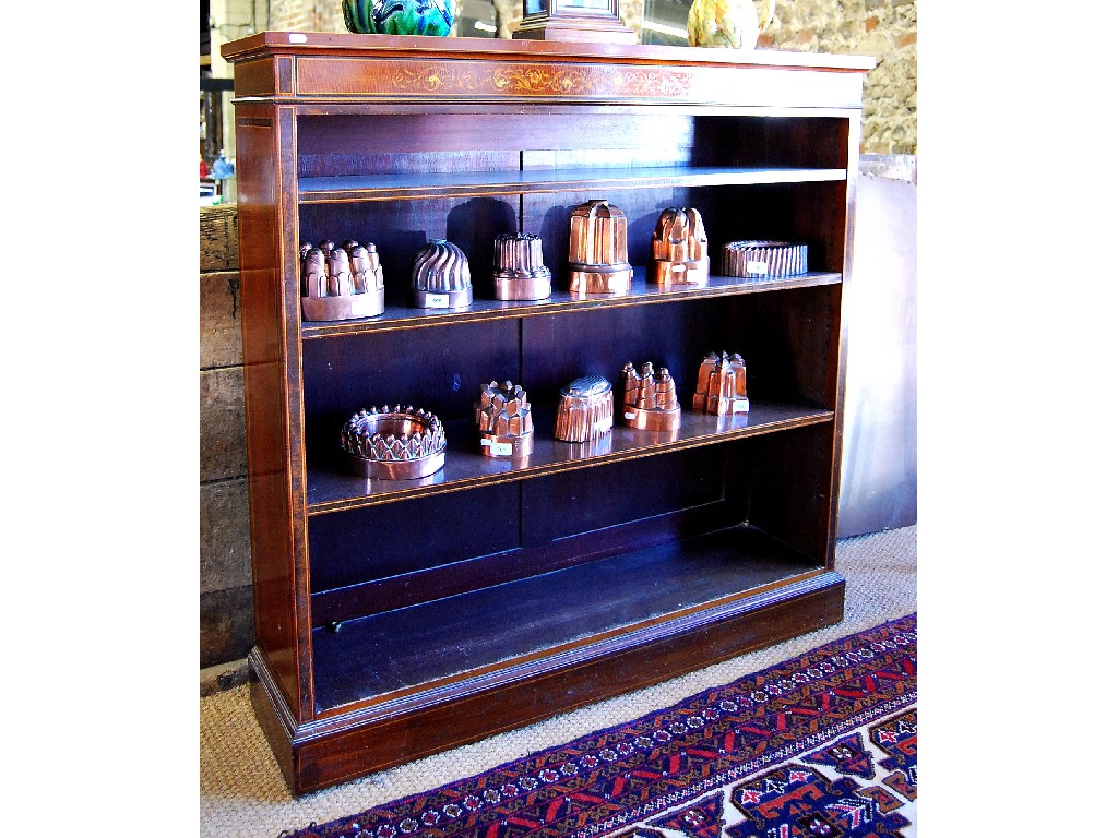 Appraisal: A good quality Edwardian inlaid satinwood open bookcase having three