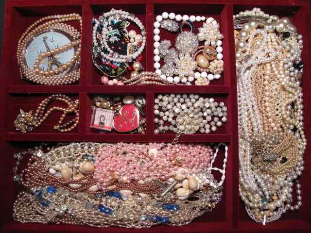 Appraisal: Tray lot of assorted ladies costume jewelry Includes necklaces bracelets