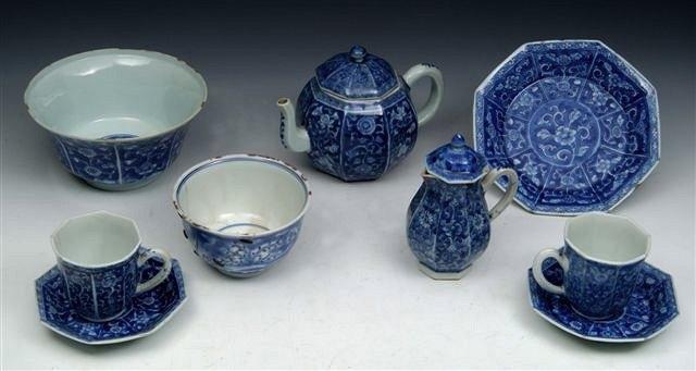 Appraisal: AN ANTIQUE CHINESE BLUE AND WHITE TEA SERVICE consisting of